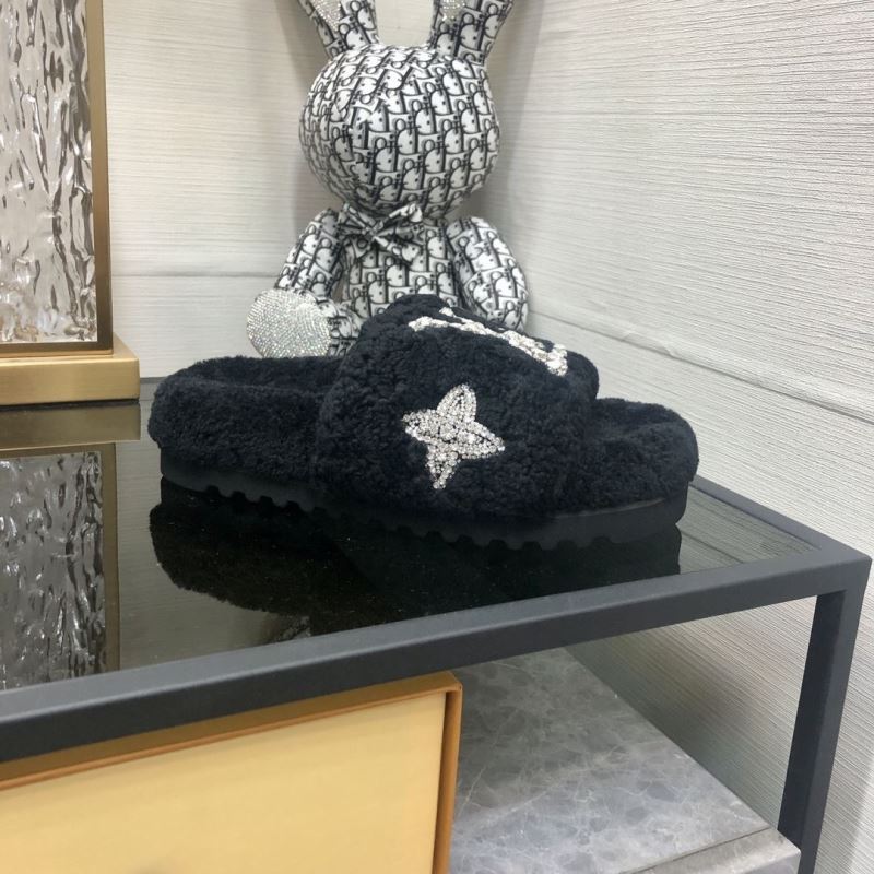 Louis Vuitton Slippers